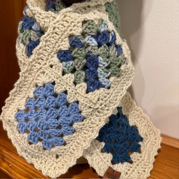 Hand Knit / Crochet Granny Boho Style Winter Scarf Blue Green Ivory NEW - Picture 2 of 5
